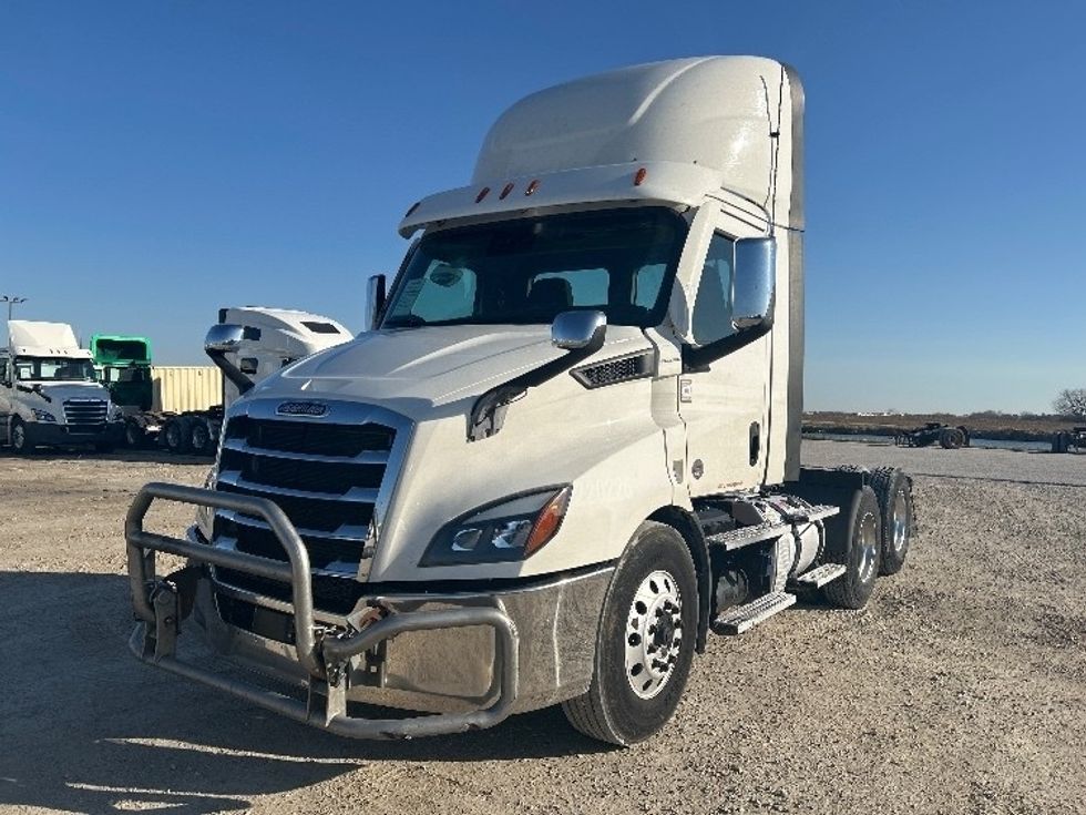 Day Cab Tractor-Heavy Duty Tractors-Freightliner-2021-T11664ST-Sturtevant-WI-477,775\n\t\tmiles-$ 47,000 - Image 3