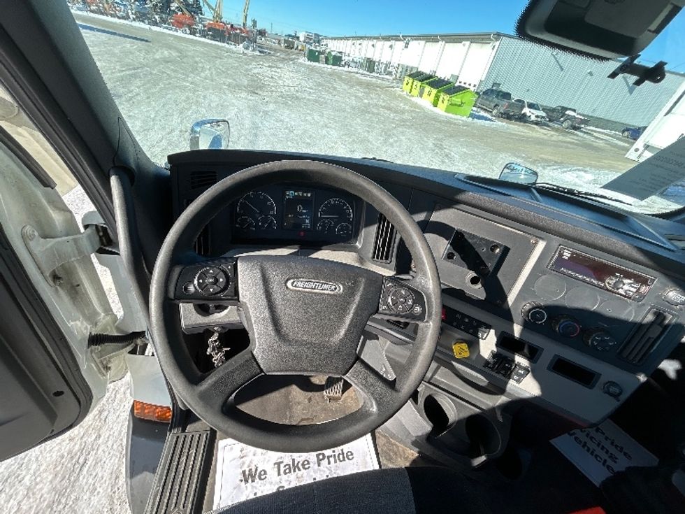 Day Cab Tractor-Heavy Duty Tractors-Freightliner-2021-T11664ST-Sturtevant-WI-496,804\n\t\tmiles-$ 45,000 - Image 11