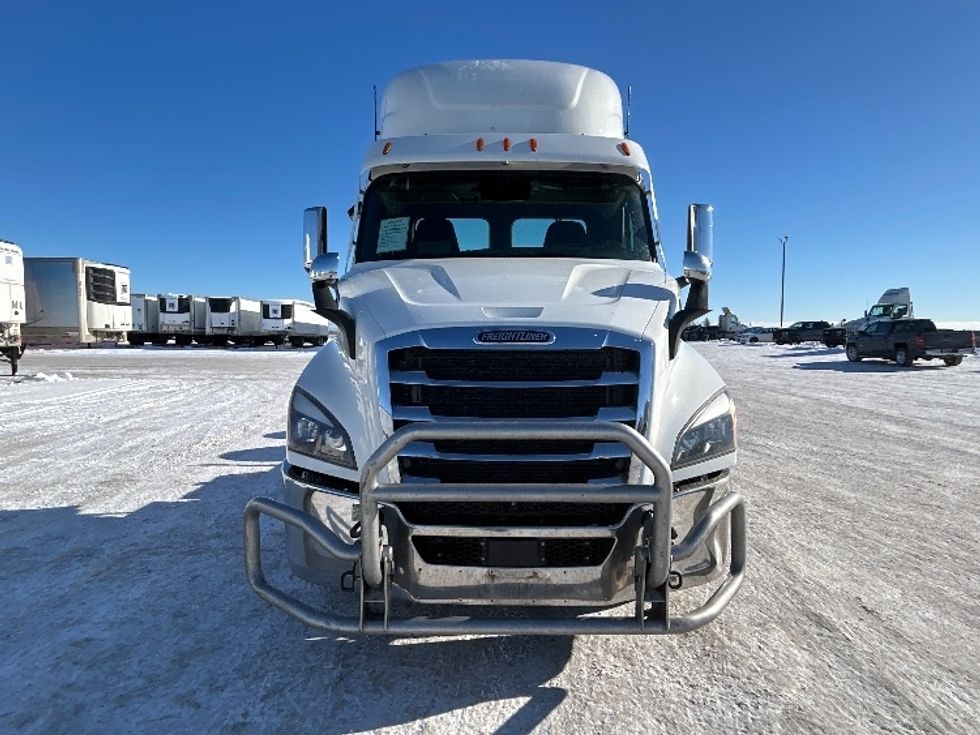 Day Cab Tractor-Heavy Duty Tractors-Freightliner-2021-T11664ST-Sturtevant-WI-496,804\n\t\tmiles-$ 45,000 - Image 2
