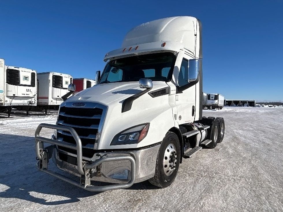 Day Cab Tractor-Heavy Duty Tractors-Freightliner-2021-T11664ST-Sturtevant-WI-496,804\n\t\tmiles-$ 45,000 - Image 3