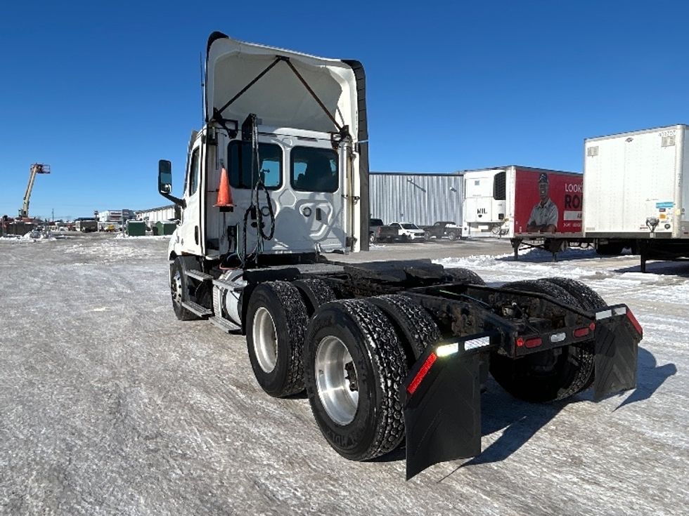 Day Cab Tractor-Heavy Duty Tractors-Freightliner-2021-T11664ST-Sturtevant-WI-496,804\n\t\tmiles-$ 45,000 - Image 5