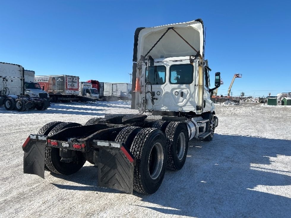 Day Cab Tractor-Heavy Duty Tractors-Freightliner-2021-T11664ST-Sturtevant-WI-496,804\n\t\tmiles-$ 45,000 - Image 7