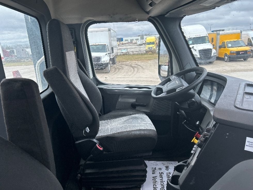 Day Cab Tractor-Heavy Duty Tractors-Freightliner-2021-T11664ST-Sturtevant-WI-506,080\n\t\tmiles-$ 44,250 - Image 14