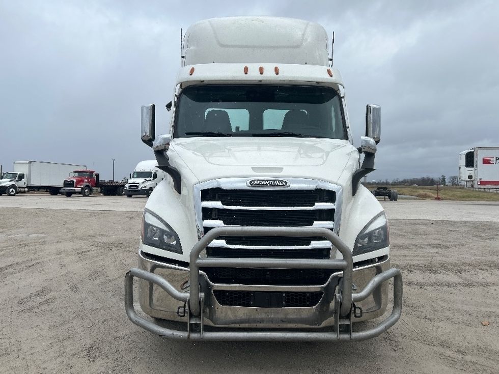 Day Cab Tractor-Heavy Duty Tractors-Freightliner-2021-T11664ST-Sturtevant-WI-506,080\n\t\tmiles-$ 44,250 - Image 2