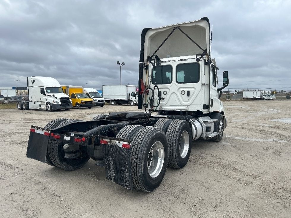 Day Cab Tractor-Heavy Duty Tractors-Freightliner-2021-T11664ST-Sturtevant-WI-506,080\n\t\tmiles-$ 44,250 - Image 7