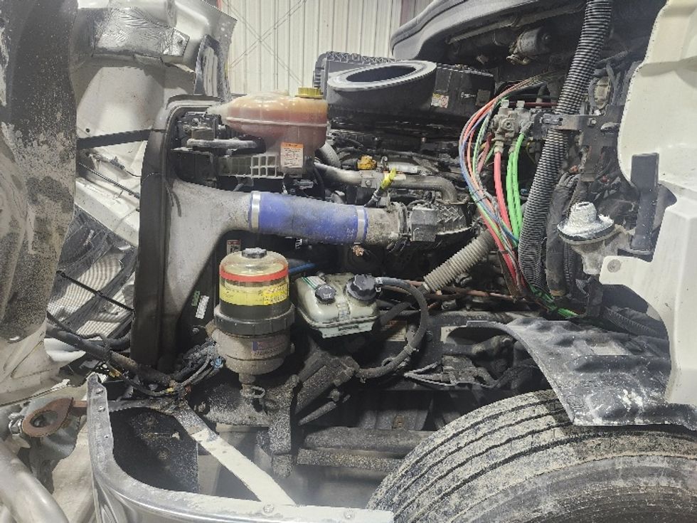 Day Cab Tractor-Heavy Duty Tractors-Freightliner-2021-T11664ST-Sturtevant-WI-576,695\n\t\tmiles-$ 36,250 - Image 16