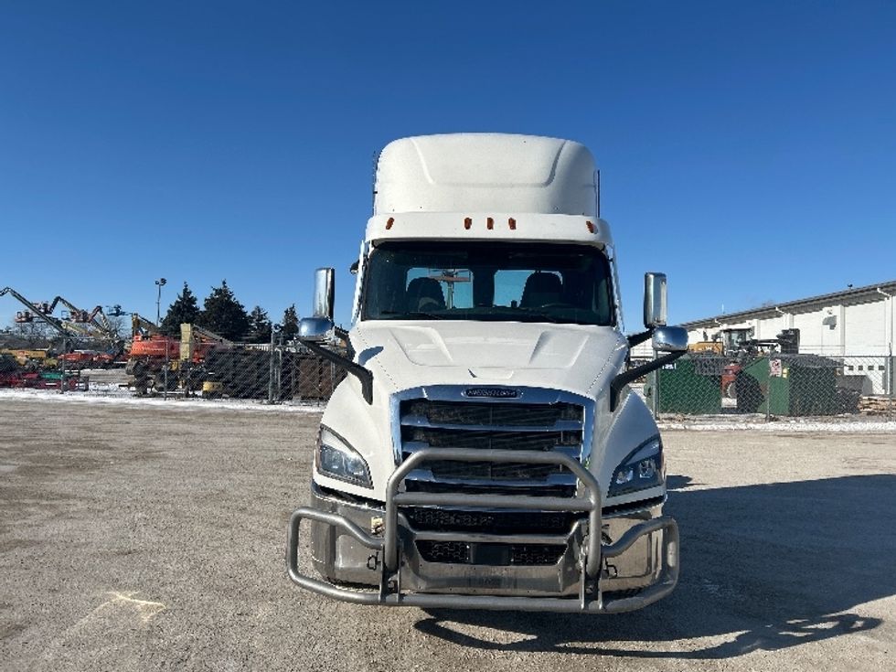 Day Cab Tractor-Heavy Duty Tractors-Freightliner-2021-T11664ST-Sturtevant-WI-576,695\n\t\tmiles-$ 36,250 - Image 2