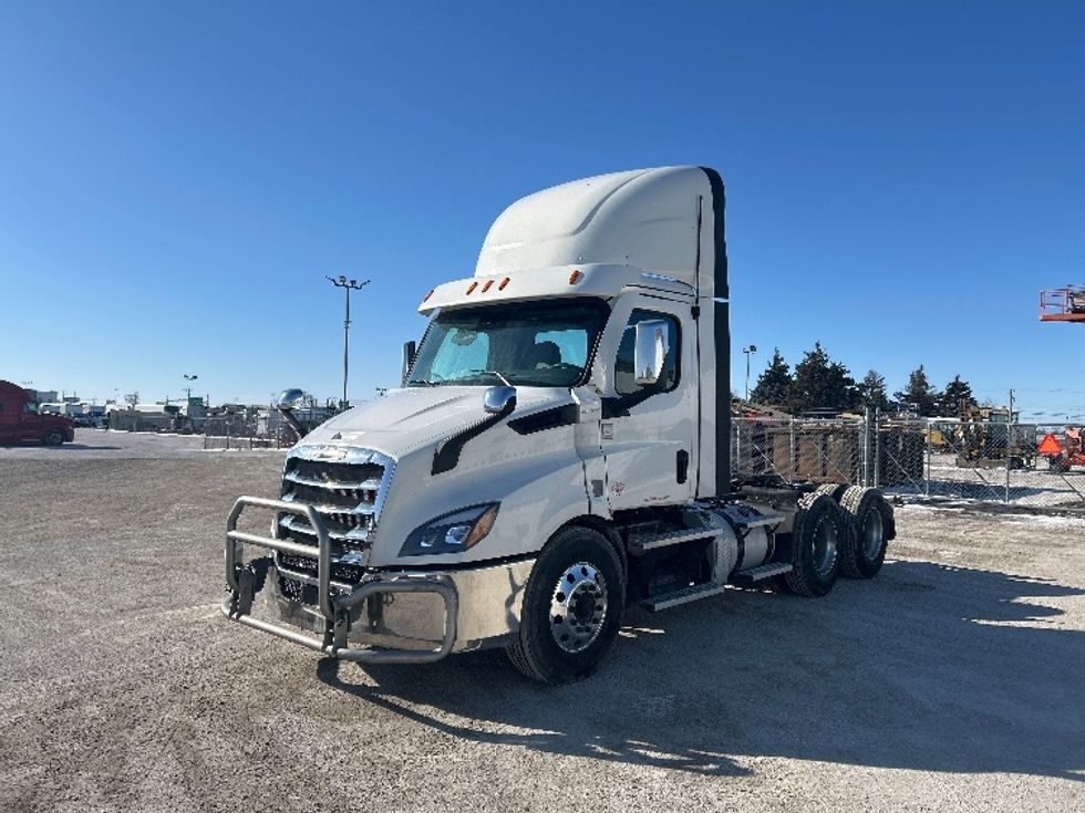 Day Cab Tractor-Heavy Duty Tractors-Freightliner-2021-T11664ST-Sturtevant-WI-576,695\n\t\tmiles-$ 36,250 - Image 3