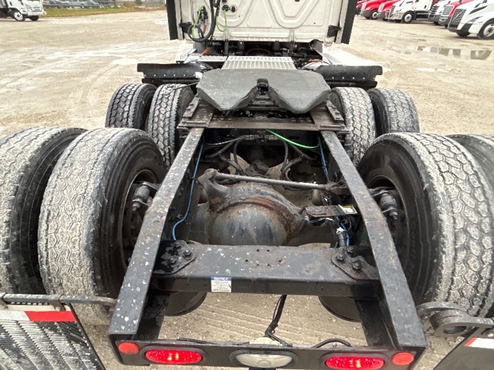 Day Cab Tractor-Heavy Duty Tractors-Freightliner-2021-T11664ST-Sturtevant-WI-611,504\n\t\tmiles-$ 29,000 - Image 6
