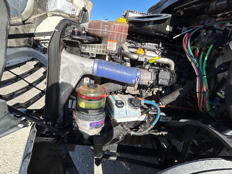 Day Cab Tractor-Heavy Duty Tractors-Freightliner-2021-T11664ST-Sturtevant-WI-615,066\n\t\tmiles-$ 29,000 - Image 16