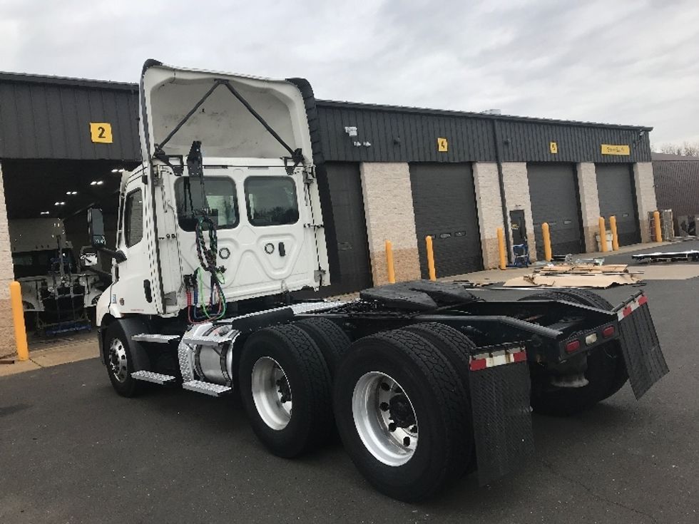 Day Cab Tractor-Heavy Duty Tractors-Freightliner-2021-T11664ST-Swedesboro-NJ-202,311\n\t\tmiles-$ 63,750 - Image 5