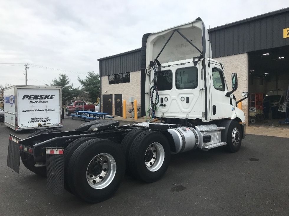 Day Cab Tractor-Heavy Duty Tractors-Freightliner-2021-T11664ST-Swedesboro-NJ-202,311\n\t\tmiles-$ 63,750 - Image 7