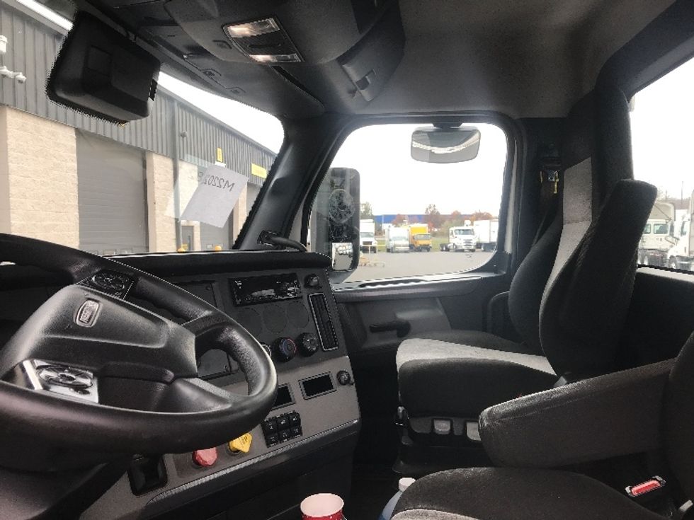 Day Cab Tractor-Heavy Duty Tractors-Freightliner-2021-T11664ST-Swedesboro-NJ-231,061\n\t\tmiles-$ 62,250 - Image 10