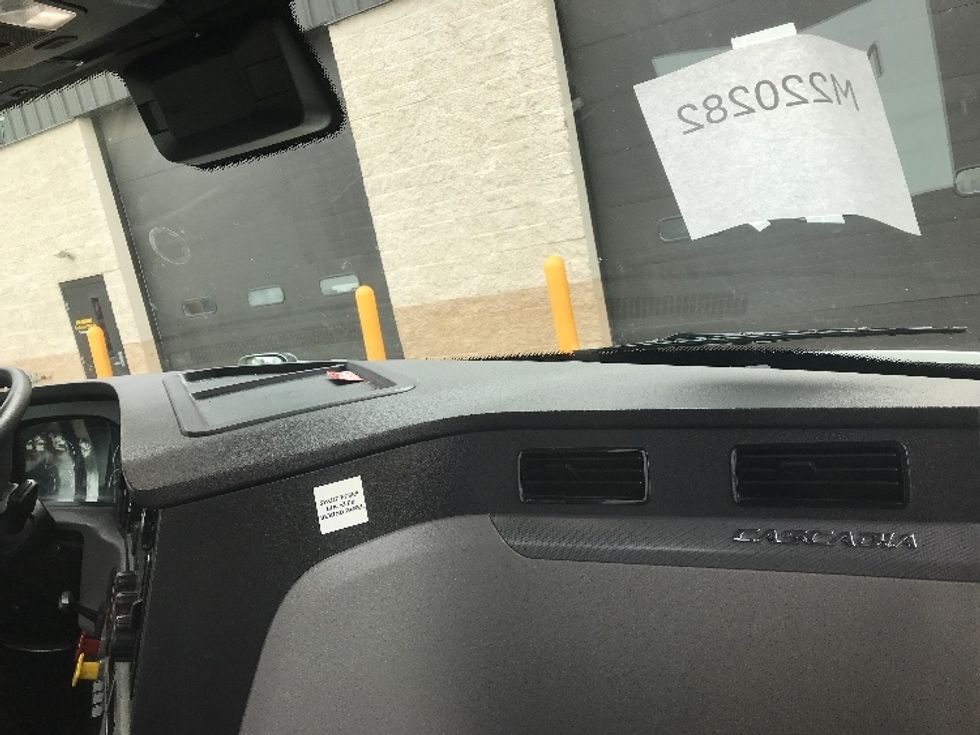 Day Cab Tractor-Heavy Duty Tractors-Freightliner-2021-T11664ST-Swedesboro-NJ-231,061\n\t\tmiles-$ 62,250 - Image 13