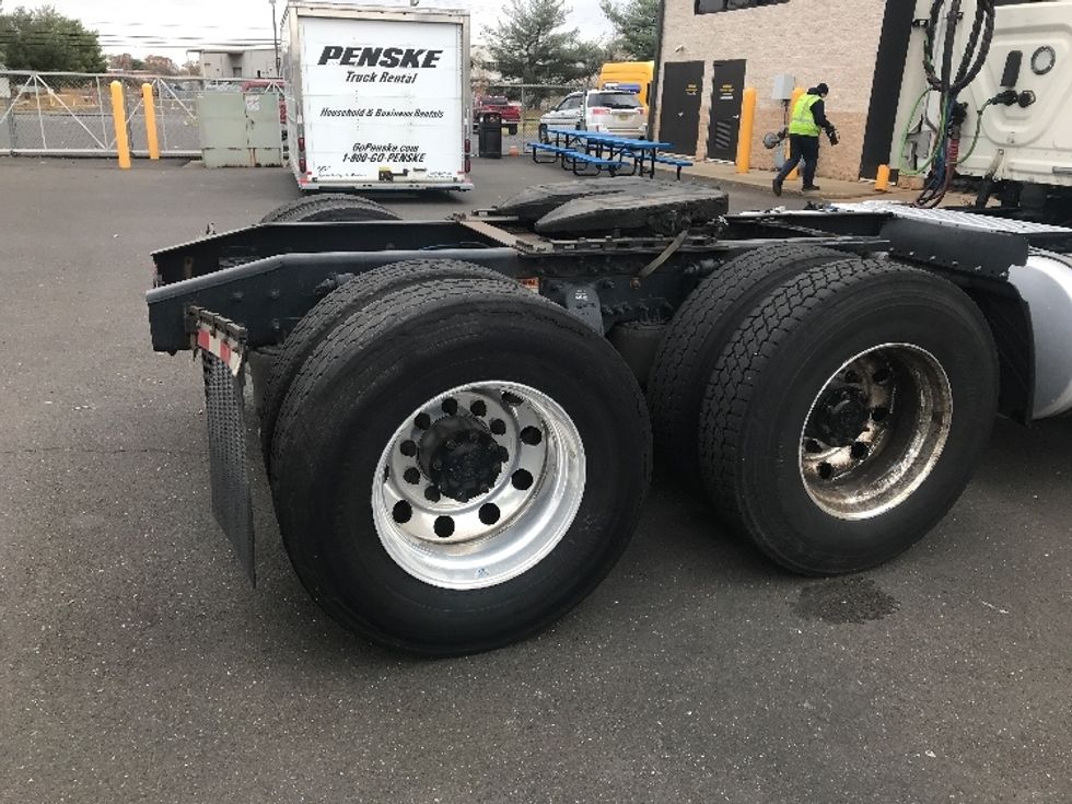 Day Cab Tractor-Heavy Duty Tractors-Freightliner-2021-T11664ST-Swedesboro-NJ-231,061\n\t\tmiles-$ 62,250 - Image 20