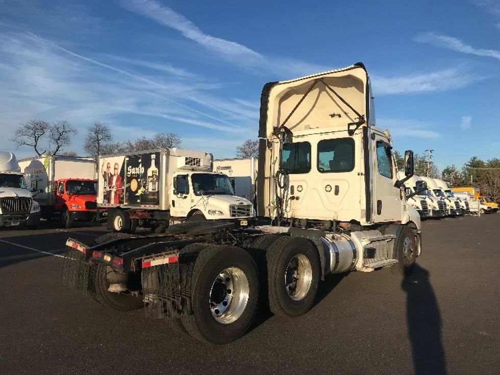 Day Cab Tractor-Heavy Duty Tractors-Freightliner-2021-T11664ST-Swedesboro-NJ-231,061\n\t\tmiles-$ 62,250 - Image 7