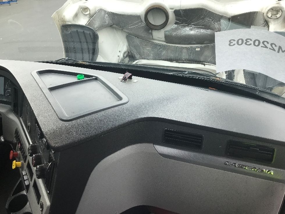 Day Cab Tractor-Heavy Duty Tractors-Freightliner-2021-T11664ST-Swedesboro-NJ-248,873\n\t\tmiles-$ 61,500 - Image 13