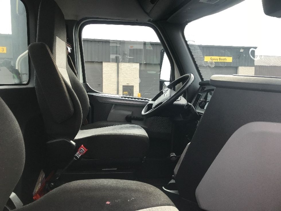 Day Cab Tractor-Heavy Duty Tractors-Freightliner-2021-T11664ST-Swedesboro-NJ-248,873\n\t\tmiles-$ 61,500 - Image 14