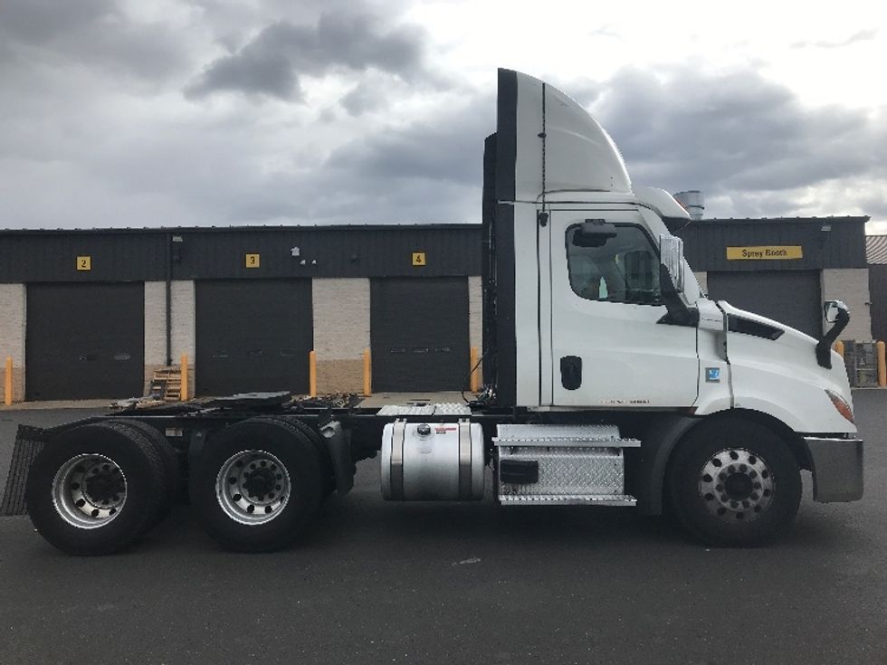 Day Cab Tractor-Heavy Duty Tractors-Freightliner-2021-T11664ST-Swedesboro-NJ-248,873\n\t\tmiles-$ 61,500 - Image 8