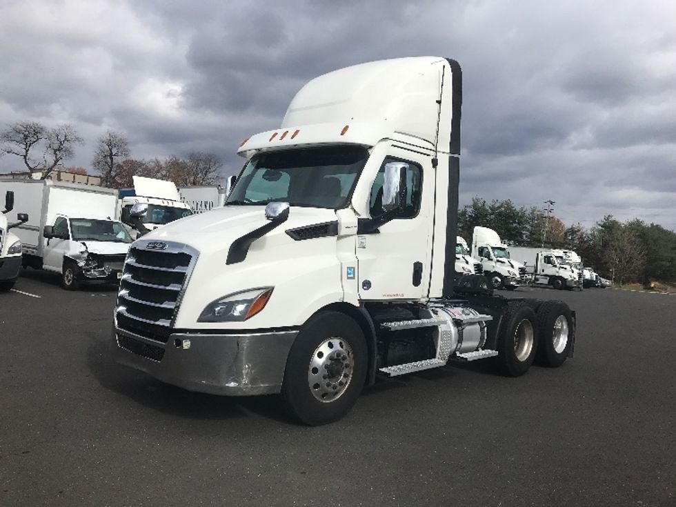 Day Cab Tractor-Heavy Duty Tractors-Freightliner-2021-T11664ST-Swedesboro-NJ-256,481\n\t\tmiles-$ 61,000 - Image 3