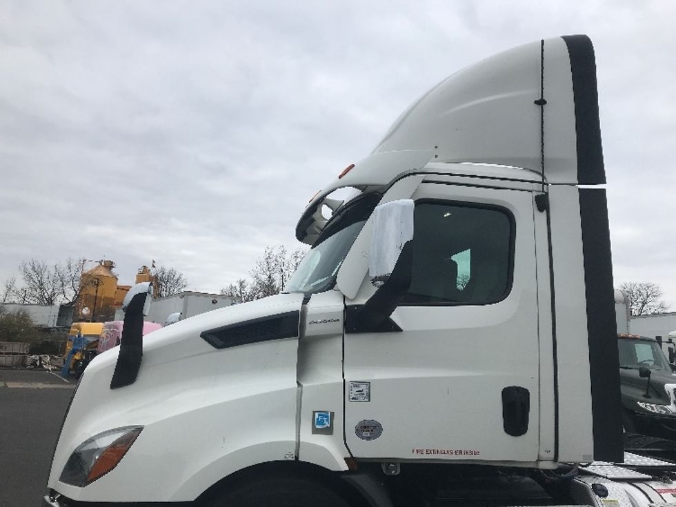 Day Cab Tractor-Heavy Duty Tractors-Freightliner-2021-T11664ST-Swedesboro-NJ-257,467\n\t\tmiles-$ 61,000 - Image 17
