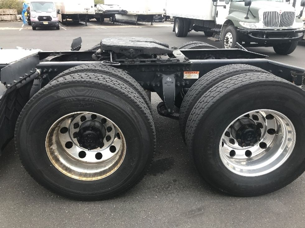 Day Cab Tractor-Heavy Duty Tractors-Freightliner-2021-T11664ST-Swedesboro-NJ-257,467\n\t\tmiles-$ 61,000 - Image 18