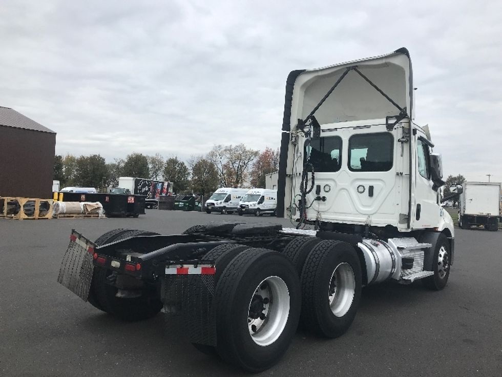 Day Cab Tractor-Heavy Duty Tractors-Freightliner-2021-T11664ST-Swedesboro-NJ-257,467\n\t\tmiles-$ 61,000 - Image 7