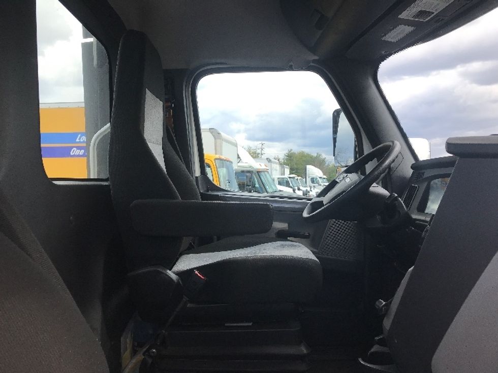 Day Cab Tractor-Heavy Duty Tractors-Freightliner-2021-T11664ST-Swedesboro-NJ-260,403\n\t\tmiles-$ 61,000 - Image 14