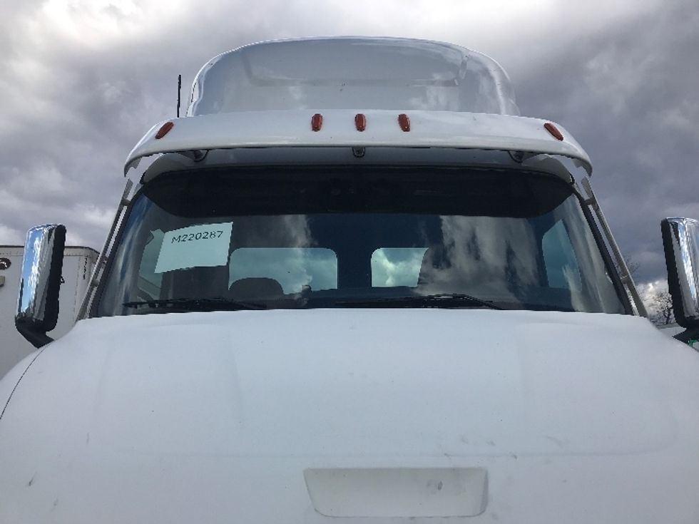 Day Cab Tractor-Heavy Duty Tractors-Freightliner-2021-T11664ST-Swedesboro-NJ-260,403\n\t\tmiles-$ 61,000 - Image 19