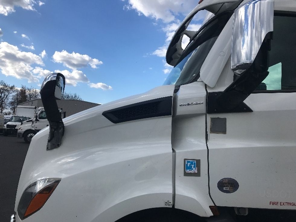 Day Cab Tractor-Heavy Duty Tractors-Freightliner-2021-T11664ST-Swedesboro-NJ-260,403\n\t\tmiles-$ 61,000 - Image 20