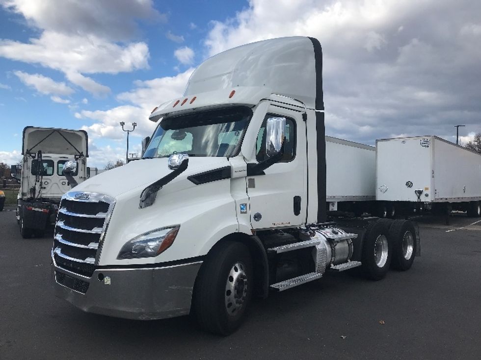 Day Cab Tractor-Heavy Duty Tractors-Freightliner-2021-T11664ST-Swedesboro-NJ-260,403\n\t\tmiles-$ 61,000 - Image 3