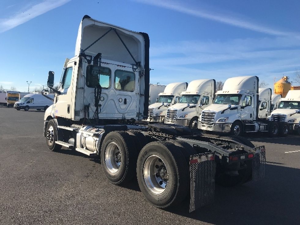 Day Cab Tractor-Heavy Duty Tractors-Freightliner-2021-T11664ST-Swedesboro-NJ-260,403\n\t\tmiles-$ 61,000 - Image 5