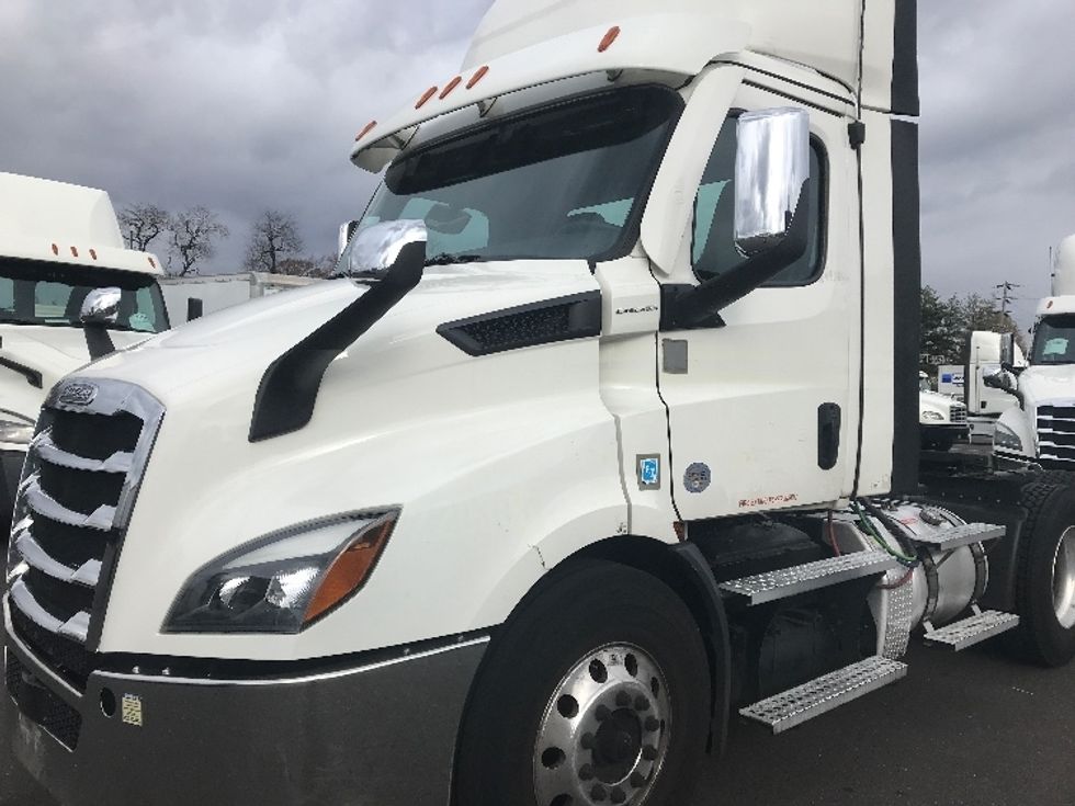 Day Cab Tractor-Heavy Duty Tractors-Freightliner-2021-T11664ST-Swedesboro-NJ-263,792\n\t\tmiles-$ 60,750 - Image 19