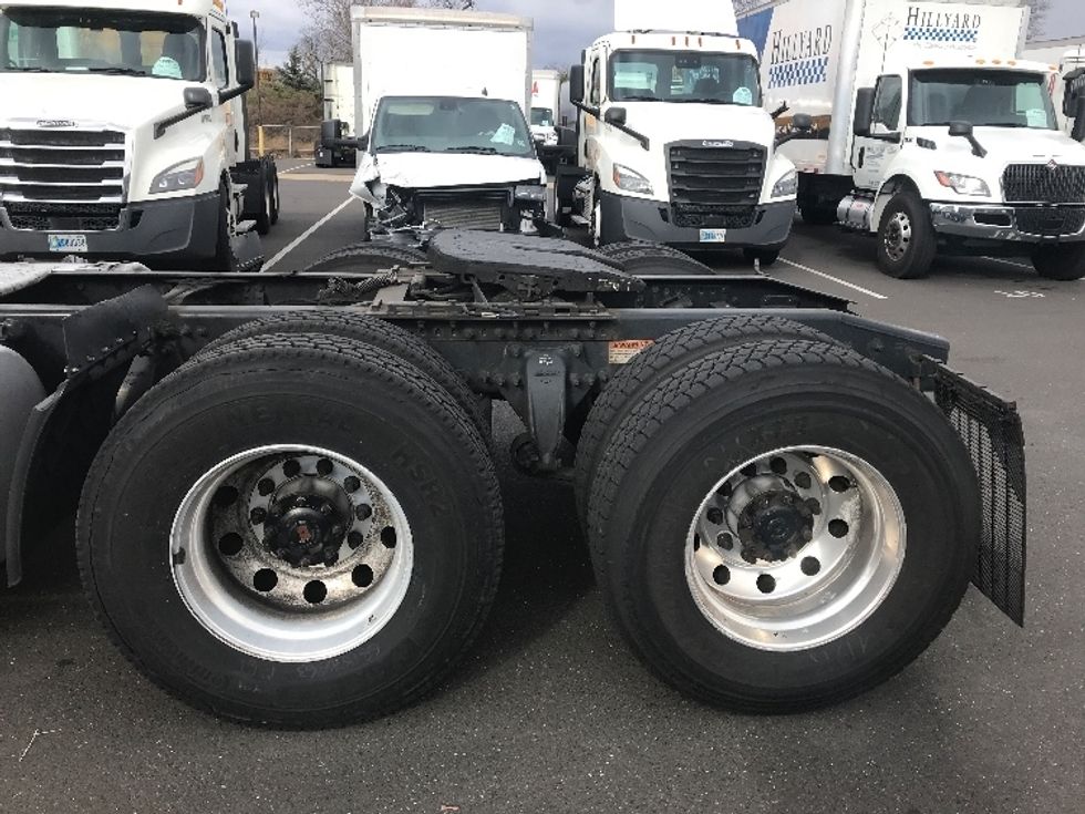 Day Cab Tractor-Heavy Duty Tractors-Freightliner-2021-T11664ST-Swedesboro-NJ-263,792\n\t\tmiles-$ 60,750 - Image 20