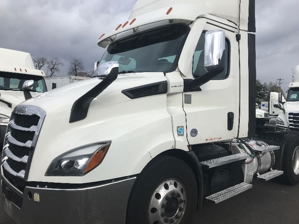 Day Cab Tractor-Heavy Duty Tractors-Freightliner-2021-T11664ST-Swedesboro-NJ-263,792\n\t\tmiles-$ 60,750 - Image 3