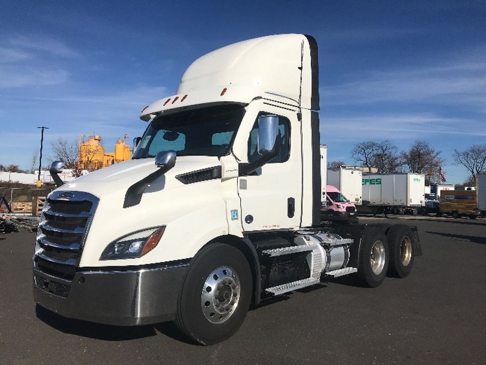 Day Cab Tractor-Heavy Duty Tractors-Freightliner-2021-T11664ST-Swedesboro-NJ-267,987\n\t\tmiles-$ 60,500 - Image 3