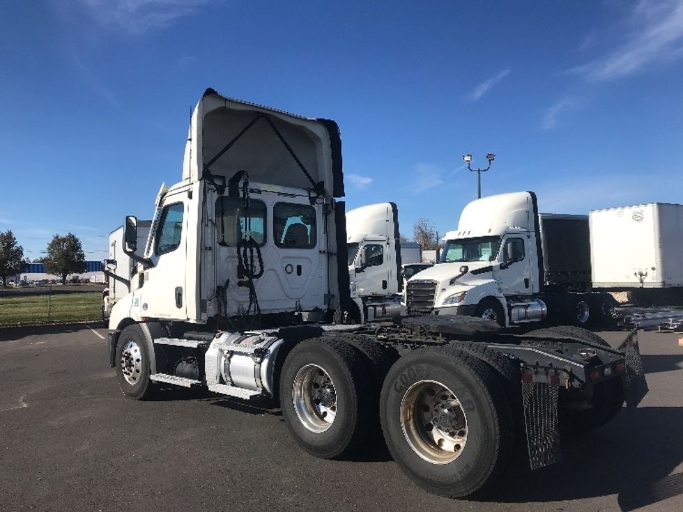 Day Cab Tractor-Heavy Duty Tractors-Freightliner-2021-T11664ST-Swedesboro-NJ-267,987\n\t\tmiles-$ 60,500 - Image 5