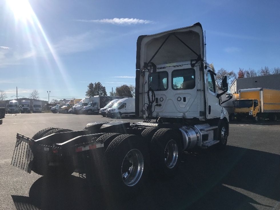 Day Cab Tractor-Heavy Duty Tractors-Freightliner-2021-T11664ST-Swedesboro-NJ-267,987\n\t\tmiles-$ 60,500 - Image 7