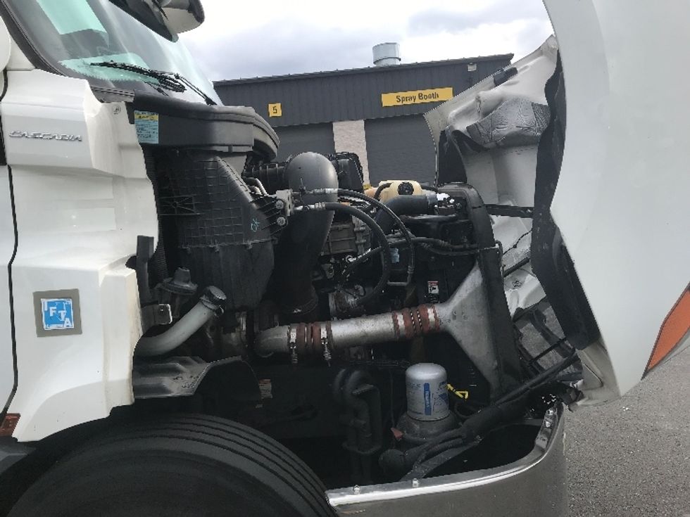 Day Cab Tractor-Heavy Duty Tractors-Freightliner-2021-T11664ST-Swedesboro-NJ-276,654\n\t\tmiles-$ 60,000 - Image 15