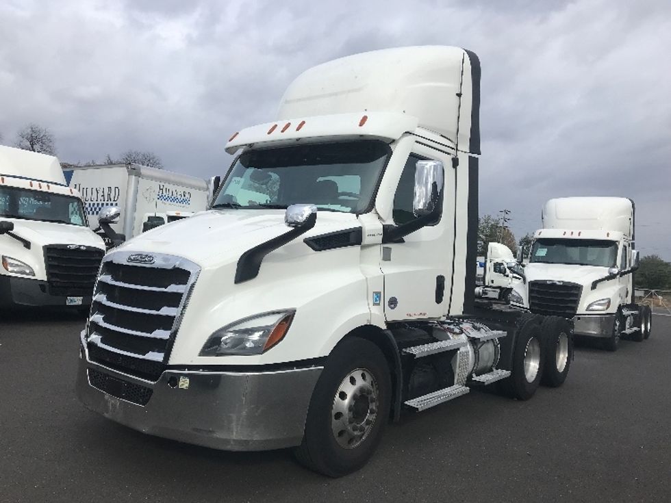 Day Cab Tractor-Heavy Duty Tractors-Freightliner-2021-T11664ST-Swedesboro-NJ-276,654\n\t\tmiles-$ 60,000 - Image 3