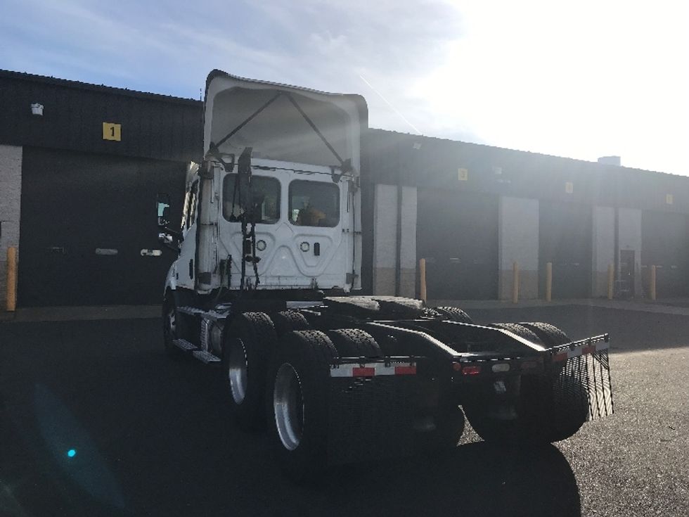 Day Cab Tractor-Heavy Duty Tractors-Freightliner-2021-T11664ST-Swedesboro-NJ-276,654\n\t\tmiles-$ 60,000 - Image 5