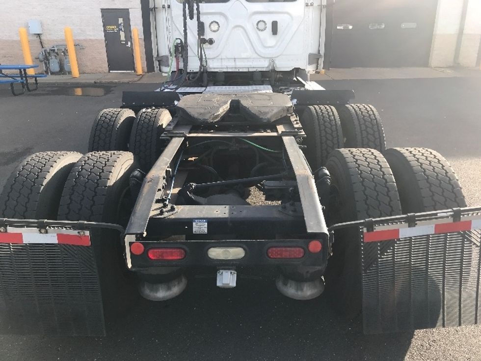 Day Cab Tractor-Heavy Duty Tractors-Freightliner-2021-T11664ST-Swedesboro-NJ-276,654\n\t\tmiles-$ 60,000 - Image 6