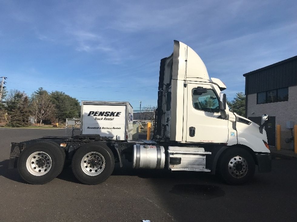 Day Cab Tractor-Heavy Duty Tractors-Freightliner-2021-T11664ST-Swedesboro-NJ-276,654\n\t\tmiles-$ 60,000 - Image 8