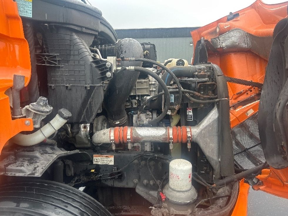 Day Cab Tractor-Heavy Duty Tractors-Freightliner-2021-T11664ST-Swedesboro-NJ-282,822\n\t\tmiles-$ 56,750 - Image 15