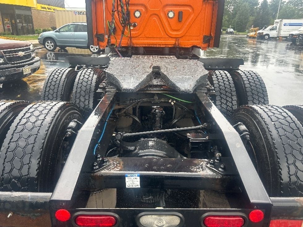 Day Cab Tractor-Heavy Duty Tractors-Freightliner-2021-T11664ST-Swedesboro-NJ-282,822\n\t\tmiles-$ 56,750 - Image 6