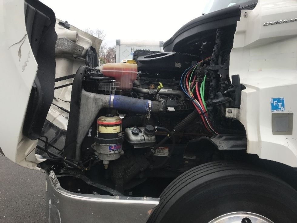 Day Cab Tractor-Heavy Duty Tractors-Freightliner-2021-T11664ST-Swedesboro-NJ-283,018\n\t\tmiles-$ 59,750 - Image 16