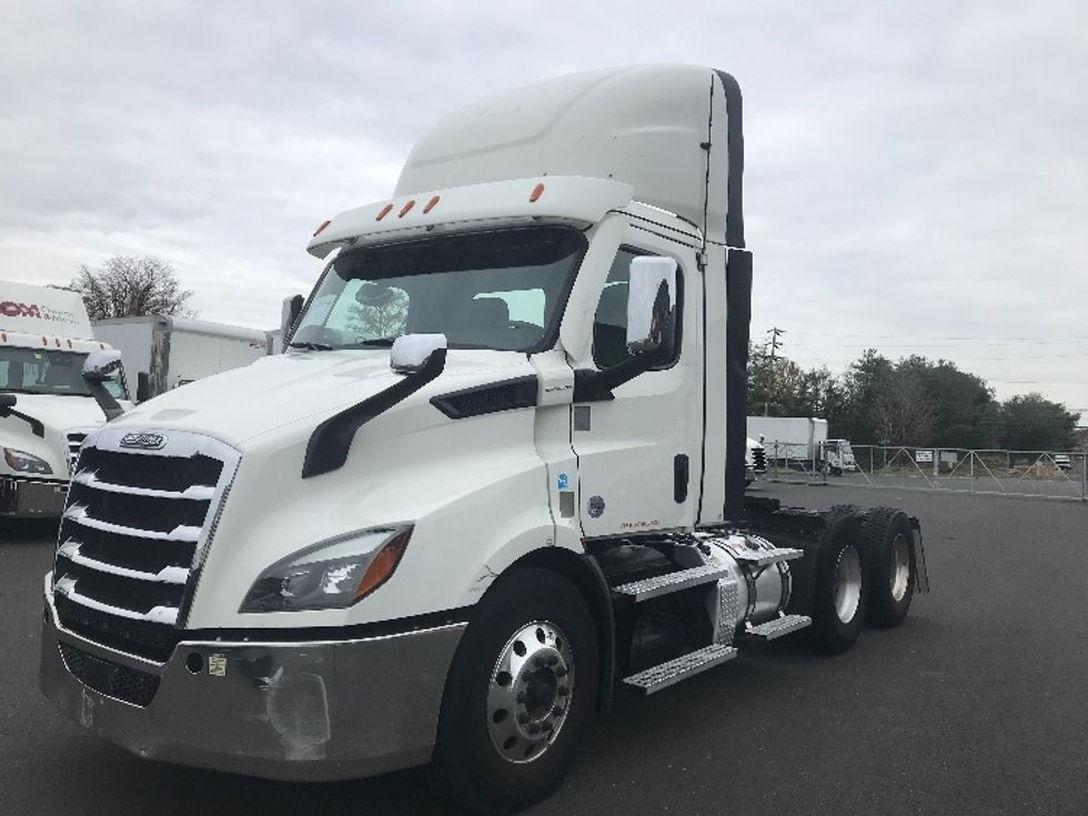 Day Cab Tractor-Heavy Duty Tractors-Freightliner-2021-T11664ST-Swedesboro-NJ-283,018\n\t\tmiles-$ 59,750 - Image 3