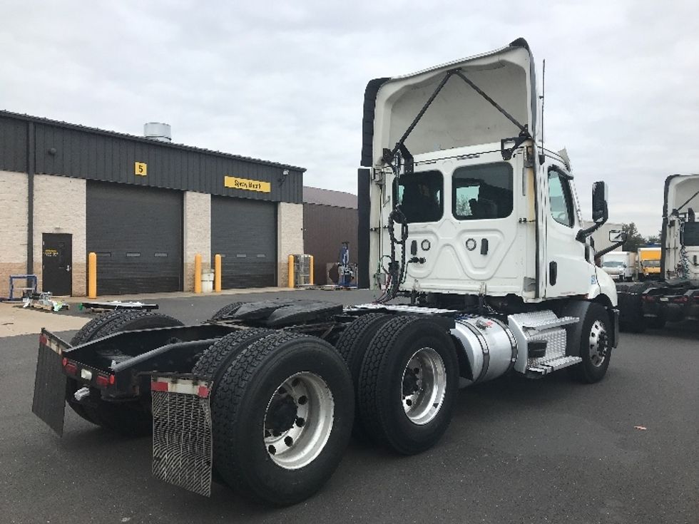 Day Cab Tractor-Heavy Duty Tractors-Freightliner-2021-T11664ST-Swedesboro-NJ-283,018\n\t\tmiles-$ 59,750 - Image 7