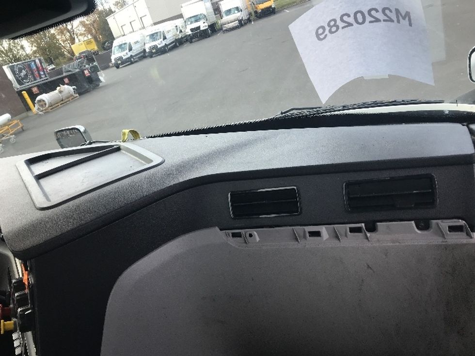 Day Cab Tractor-Heavy Duty Tractors-Freightliner-2021-T11664ST-Swedesboro-NJ-289,069\n\t\tmiles-$ 59,500 - Image 13