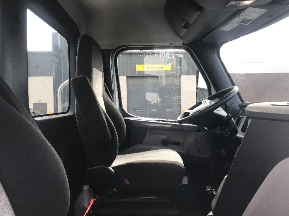 Day Cab Tractor-Heavy Duty Tractors-Freightliner-2021-T11664ST-Swedesboro-NJ-289,069\n\t\tmiles-$ 59,500 - Image 14